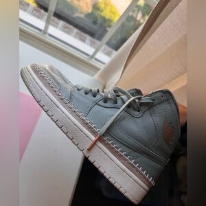Women’s air Jordan 1 size 9